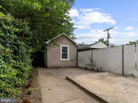 Exterior - 19 Flagship Rd, Dundalk, MD 21222 photo 4 of 6