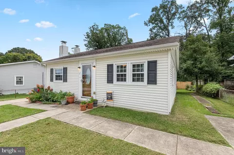 Exterior - 111 Compass Rd, Middle River, MD 21220 photo 2 of 7