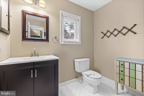 6944 Copperbend Ln, Baltimore, MD 21209 photo 22
