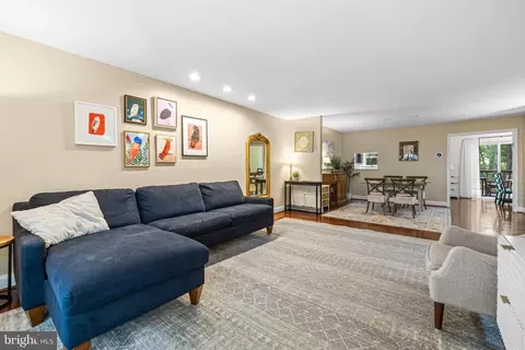 6944 Copperbend Ln, Baltimore, MD 21209 photo 7