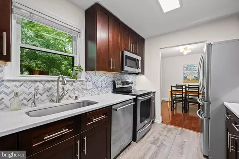 6944 Copperbend Ln, Baltimore, MD 21209 photo 17