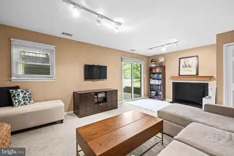 6944 Copperbend Ln, Baltimore, MD 21209 photo 38