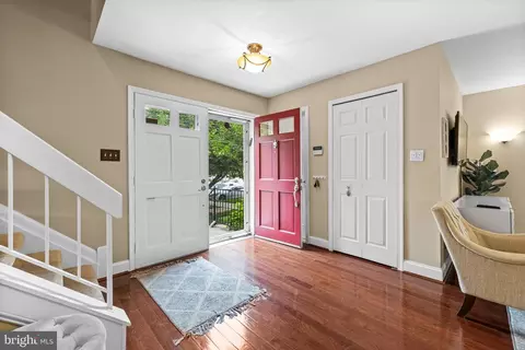 6944 Copperbend Ln, Baltimore, MD 21209 photo 3