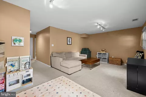 6944 Copperbend Ln, Baltimore, MD 21209 photo 39