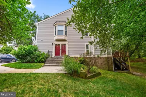 6944 Copperbend Ln, Baltimore, MD 21209 photo 2
