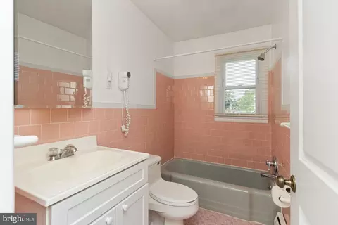Bath - 910 Starbit Rd, Towson, MD 21286 photo 2 of 2