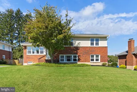 Exterior - 910 Starbit Rd, Towson, MD 21286 photo 1 of 8