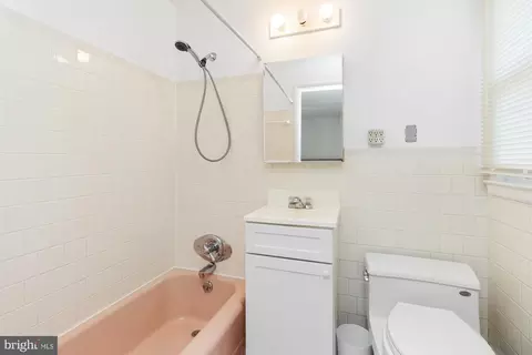 Bath - 910 Starbit Rd, Towson, MD 21286 photo 1 of 2