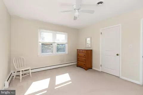 Bedroom - 910 Starbit Rd, Towson, MD 21286 photo 4 of 7