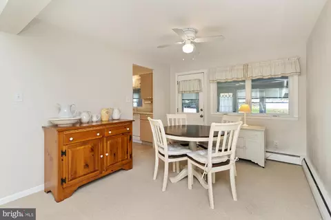 Dining - 910 Starbit Rd, Towson, MD 21286 photo 1 of 2