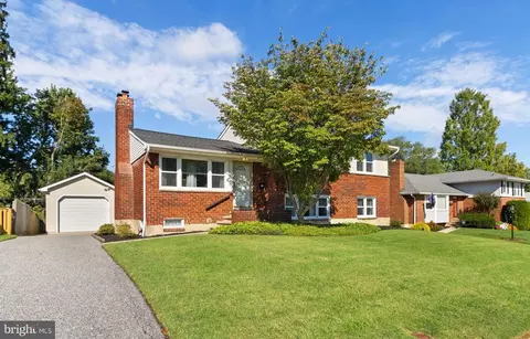 910 Starbit Rd, Towson, MD 21286