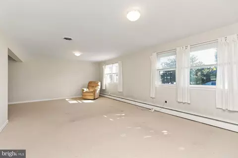 Living - 910 Starbit Rd, Towson, MD 21286 photo 5 of 8