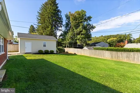 Exterior - 910 Starbit Rd, Towson, MD 21286 photo 6 of 8