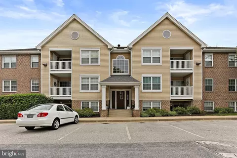 1 Ginford Pl #303, Catonsville, MD 21228