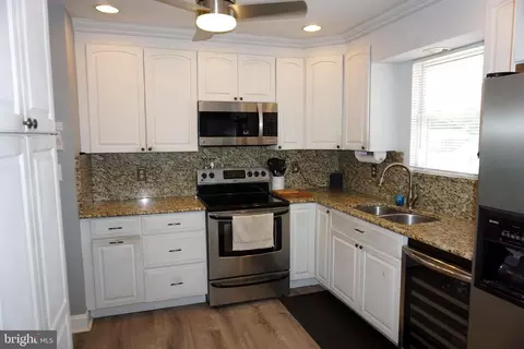 Kitchen - 8610 Oak Rd, Sparrows Point, MD 21219 photo 1 of 7