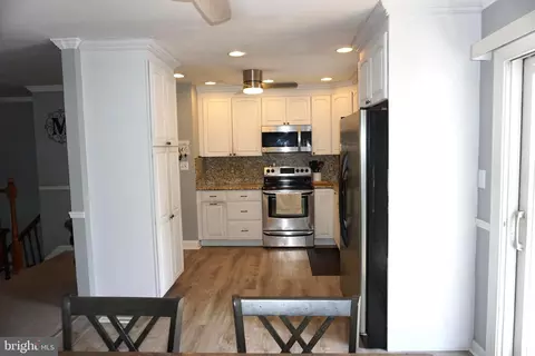 Kitchen - 8610 Oak Rd, Sparrows Point, MD 21219 photo 4 of 7