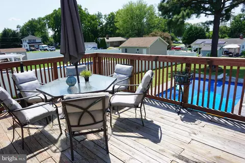Exterior - 8610 Oak Rd, Sparrows Point, MD 21219 photo 2 of 14