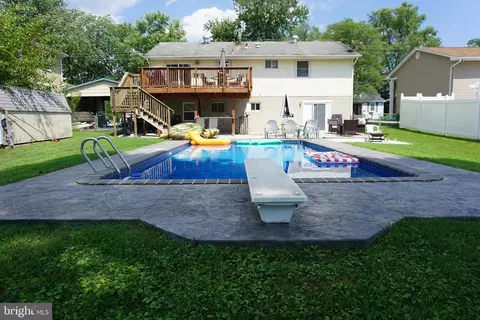 Exterior - 8610 Oak Rd, Sparrows Point, MD 21219 photo 7 of 14