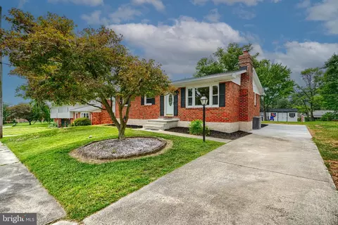 410 Neepier Rd, Catonsville, MD 21228