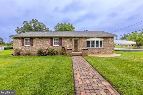 525 Patuxent Ave, Rosedale, MD 21237