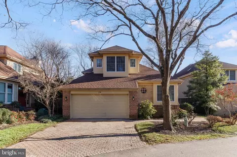 38 Stags Leap Ct, Pikesville, MD 21208
