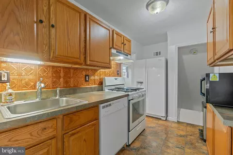 5514 Council St, Halethorpe, MD 21227 photo 9