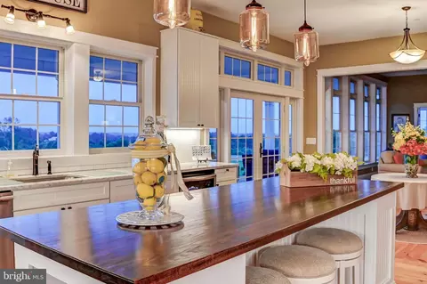 Kitchen - 13401 Manor Rd, Baldwin, MD 21013 photo 2 of 3