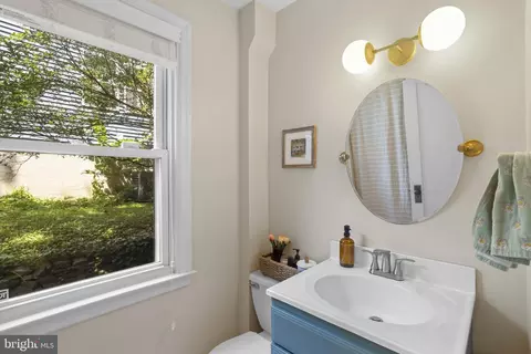 Bath - 6500 Sharon Rd, Idlewylde, MD 21239 photo 1 of 2