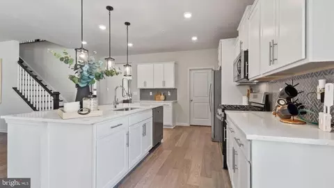 2 Comes Ridge Ct, Rosedale, MD 21237 photo 5