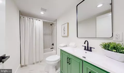 Bath - 4414 Mount Carmel Rd, Hampstead, MD 21074 photo 1 of 2