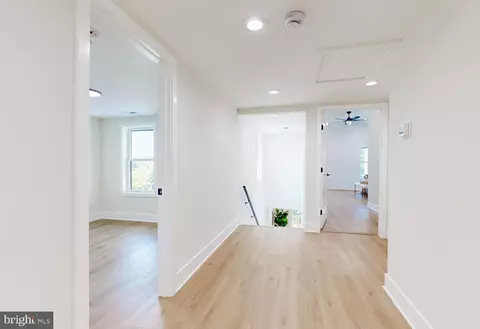Entry Way - 4414 Mount Carmel Rd, Hampstead, MD 21074 photo 4 of 7