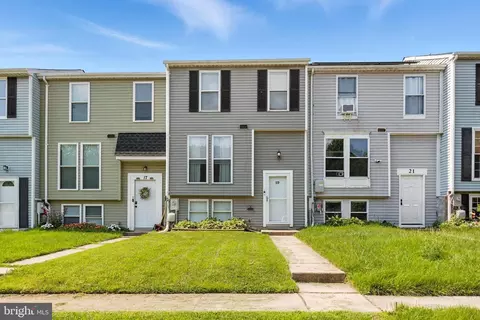 19 Clearwater Ct, Middle River, MD 21220