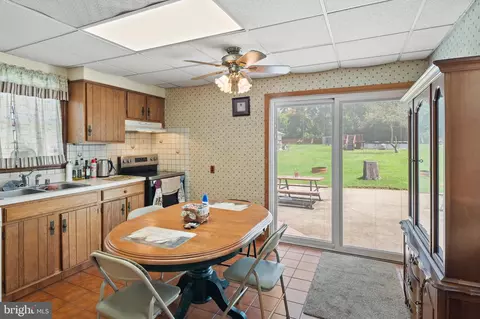 2935 Baltimore Ave, Halethorpe, MD 21227 photo 9