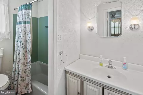 2935 Baltimore Ave, Halethorpe, MD 21227 photo 14