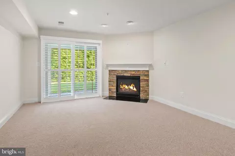 Living - 6923 Summit Cir, Baltimore, MD 21239 photo 7 of 7