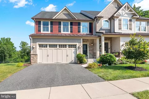 Exterior - 6923 Summit Cir, Baltimore, MD 21239 photo 3 of 7