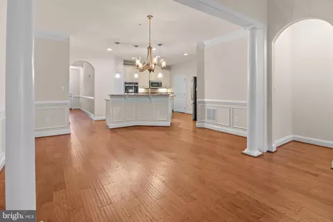 Entry Way - 6923 Summit Cir, Baltimore, MD 21239 photo 3 of 8