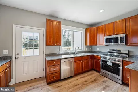 Kitchen - 4315 Belmar Ave, Baltimore, MD 21206 photo 2 of 4