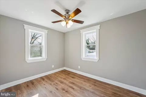 Entry Way - 4315 Belmar Ave, Baltimore, MD 21206 photo 8 of 14
