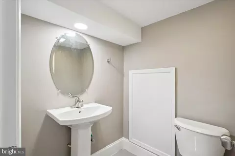 Entry Way - 4315 Belmar Ave, Baltimore, MD 21206 photo 14 of 14