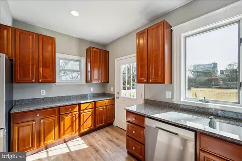 Kitchen - 4315 Belmar Ave, Baltimore, MD 21206 photo 3 of 4