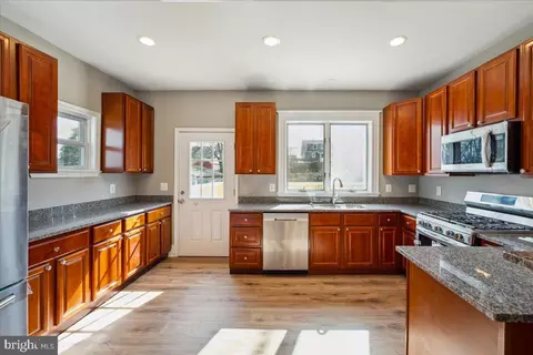 Kitchen - 4315 Belmar Ave, Baltimore, MD 21206 photo 1 of 4