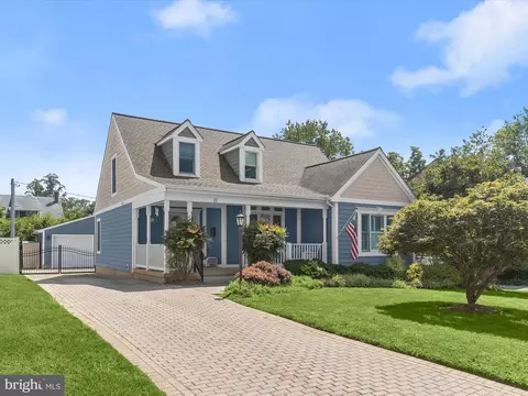 11 Locust Dr, Catonsville, MD 21228