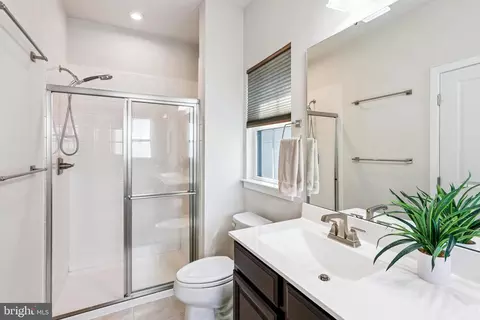 Bath - 6412 Dalston St, Middle River, MD 21220 photo 2 of 3