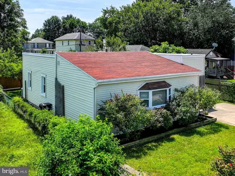 15 Maryland Ave, Dundalk, MD 21222