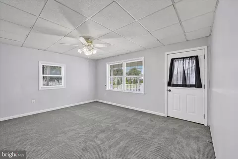 Living - 9 Helicopter Dr, Middle River, MD 21220 photo 4 of 4