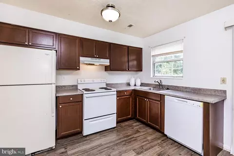 Kitchen - 58 Chelmsford Ct, Middle River, MD 21220 photo 1 of 4