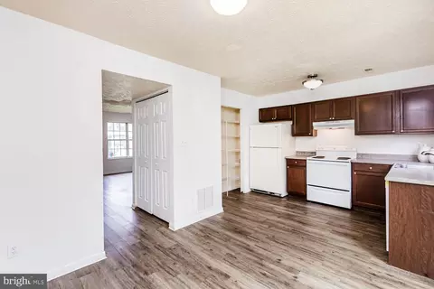Entry Way - 58 Chelmsford Ct, Middle River, MD 21220 photo 1 of 2