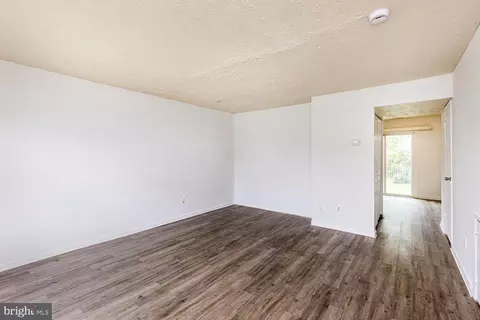 Living - 58 Chelmsford Ct, Middle River, MD 21220 photo 3 of 4