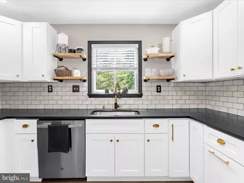 Kitchen - 8111 Dogwood, Sparrows Point, MD 21219 photo 3 of 5